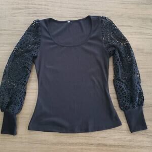 Women's Long Sleeve Cut Out Blouse Size Medium